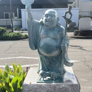 西口プラタナス通り　布袋ロード