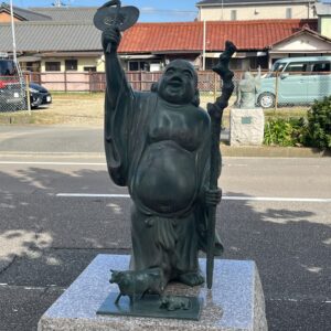 西口プラタナス通り　布袋ロード