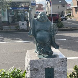 西口プラタナス通り　布袋ロード