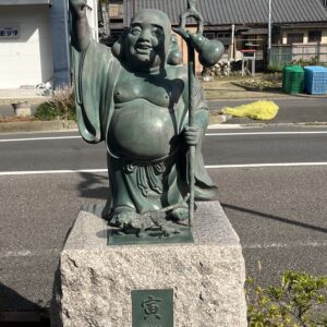 西口プラタナス通り　布袋ロード