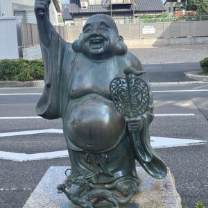 西口プラタナス通り　布袋ロード