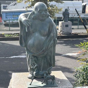 西口プラタナス通り　布袋ロード