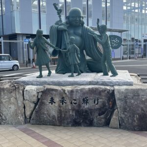 名鉄布袋駅西口　布袋像